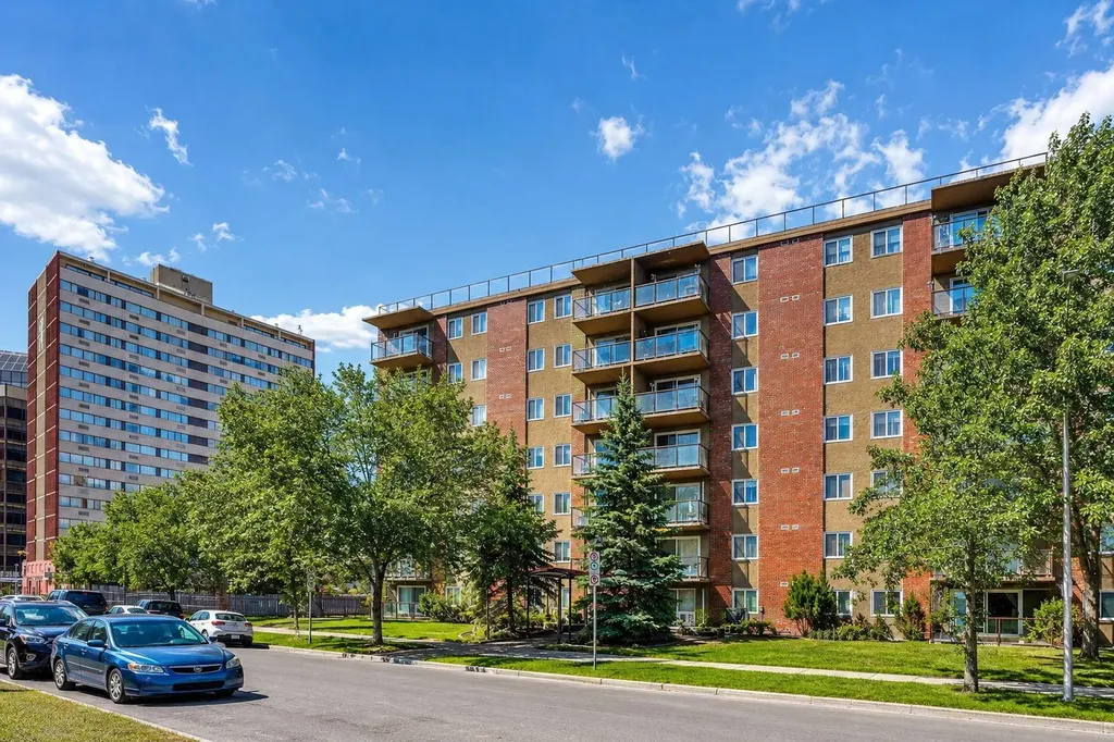 812 14 Avenue SW Calgary AB T2R 0N6