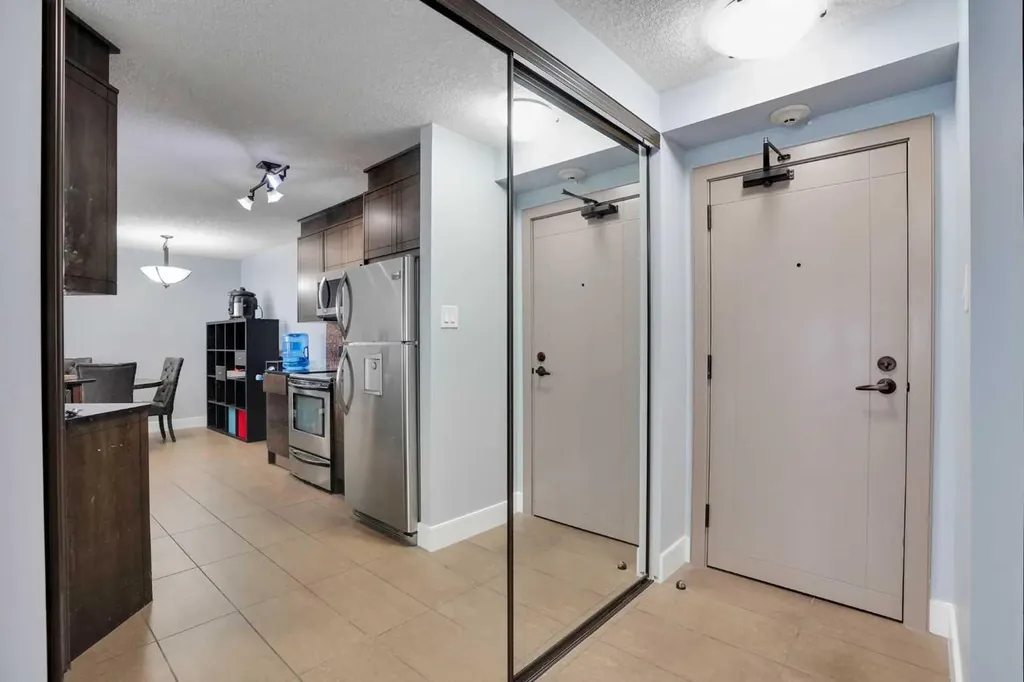 812 14 Avenue SW Calgary AB T2R 0N6