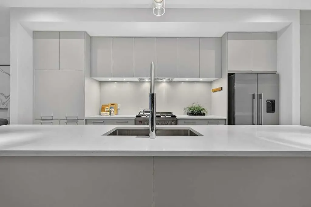 6 Scarpe Drive SW Calgary AB T2T 6P2