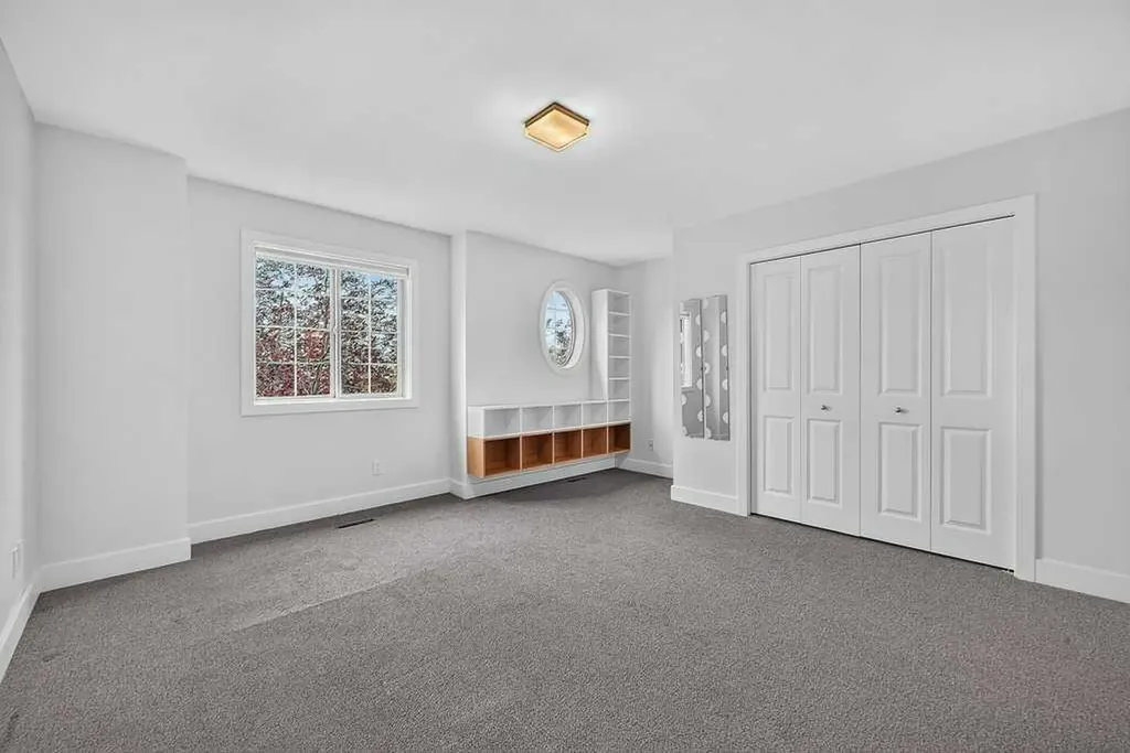 6 Scarpe Drive SW Calgary AB T2T 6P2