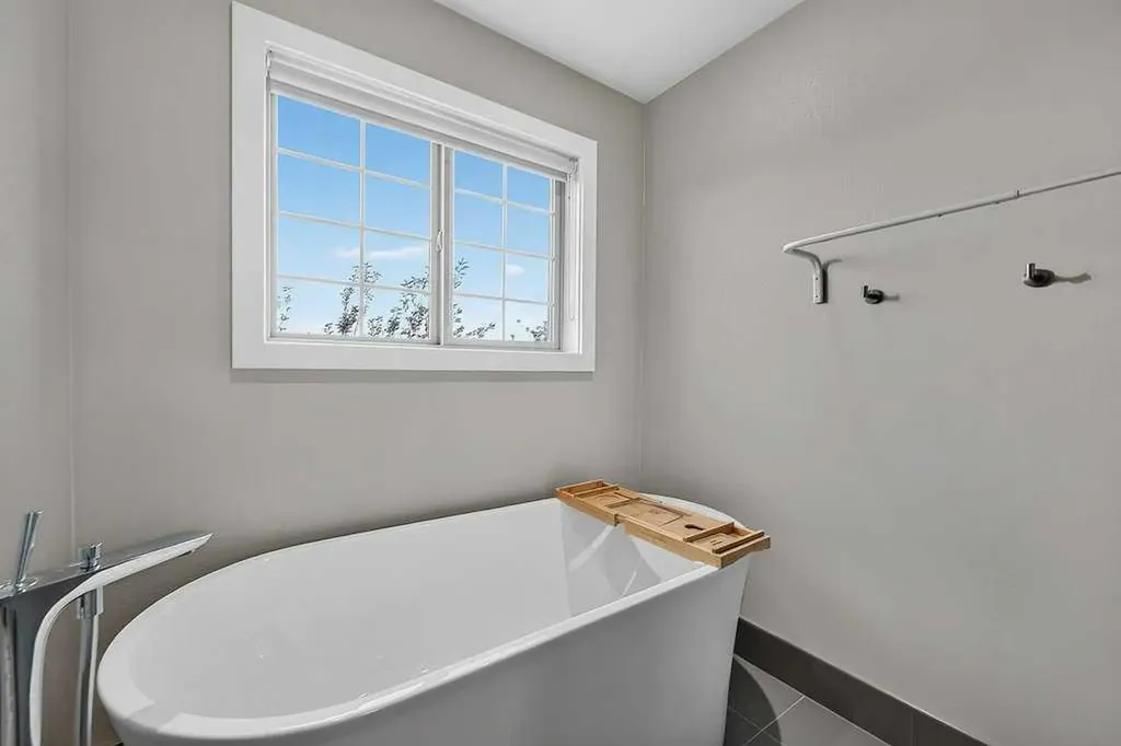 6 Scarpe Drive SW Calgary AB T2T 6P2