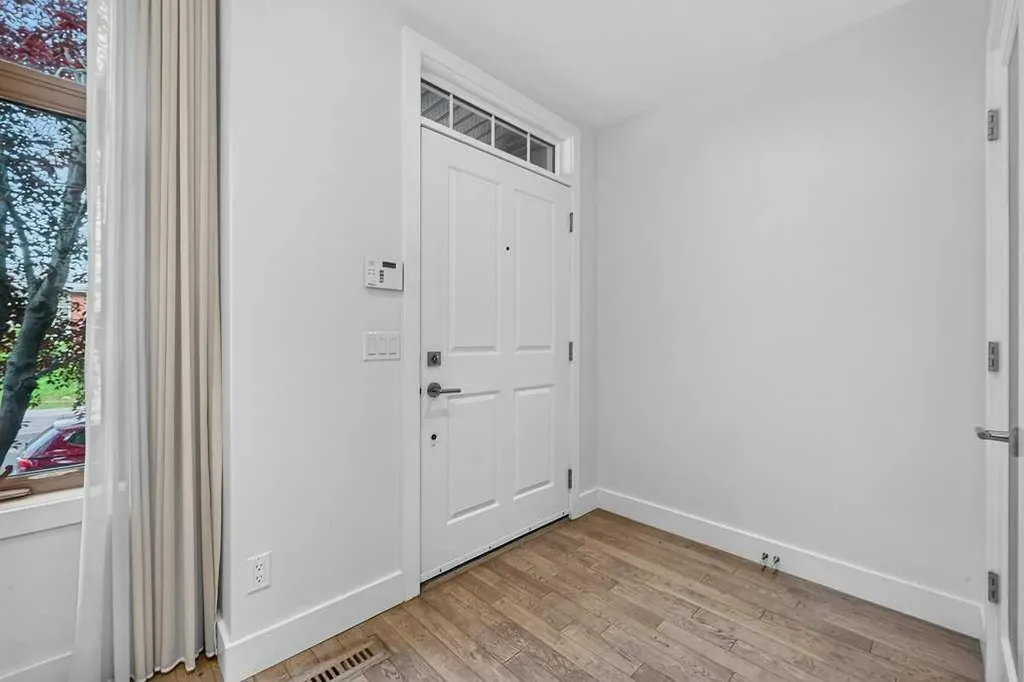 6 Scarpe Drive SW Calgary AB T2T 6P2