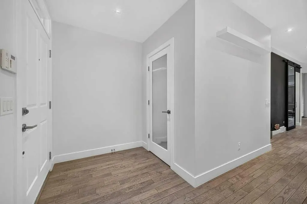 6 Scarpe Drive SW Calgary AB T2T 6P2