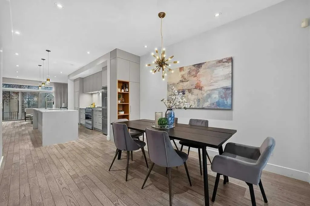 6 Scarpe Drive SW Calgary AB T2T 6P2
