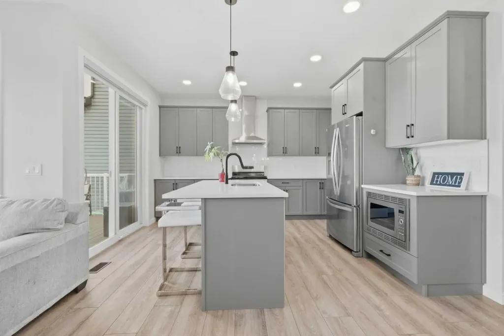 34 Belvedere Green SE Calgary AB T2A 7M5