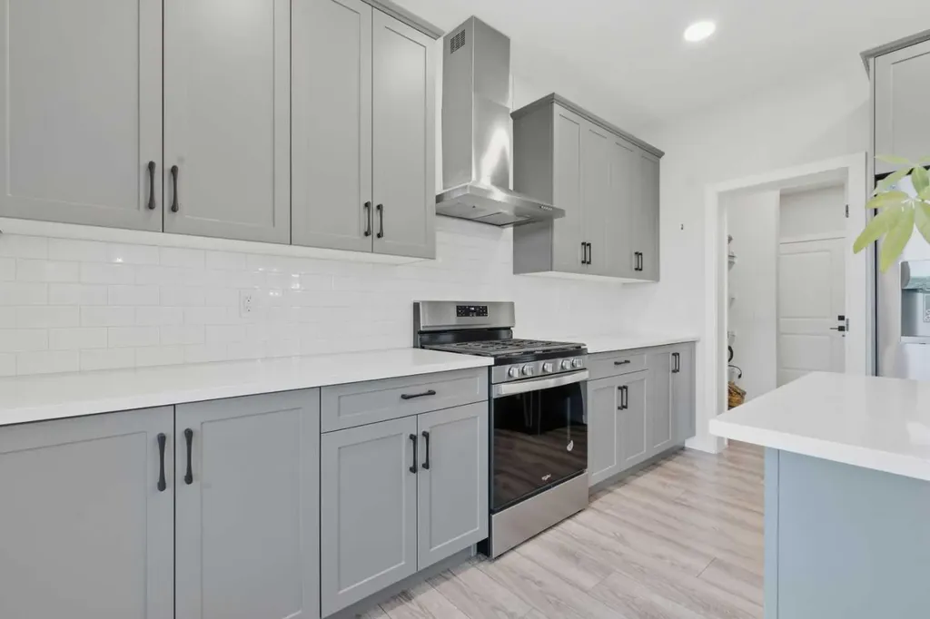 34 Belvedere Green SE Calgary AB T2A 7M5