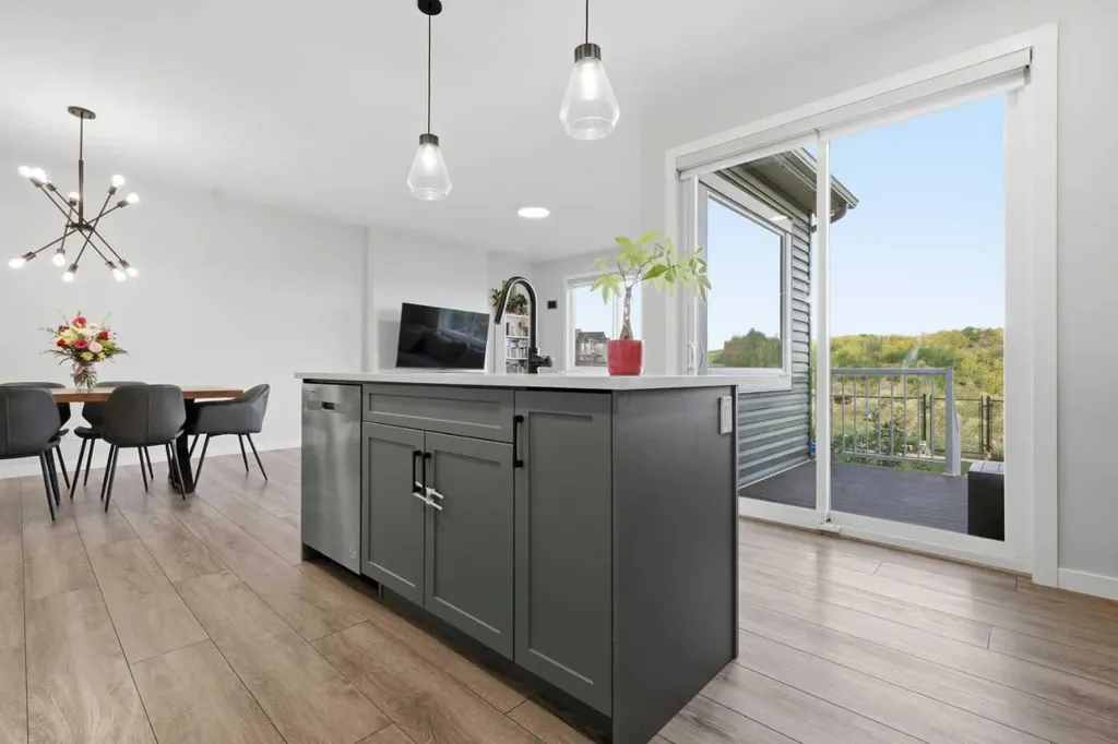 34 Belvedere Green SE Calgary AB T2A 7M5