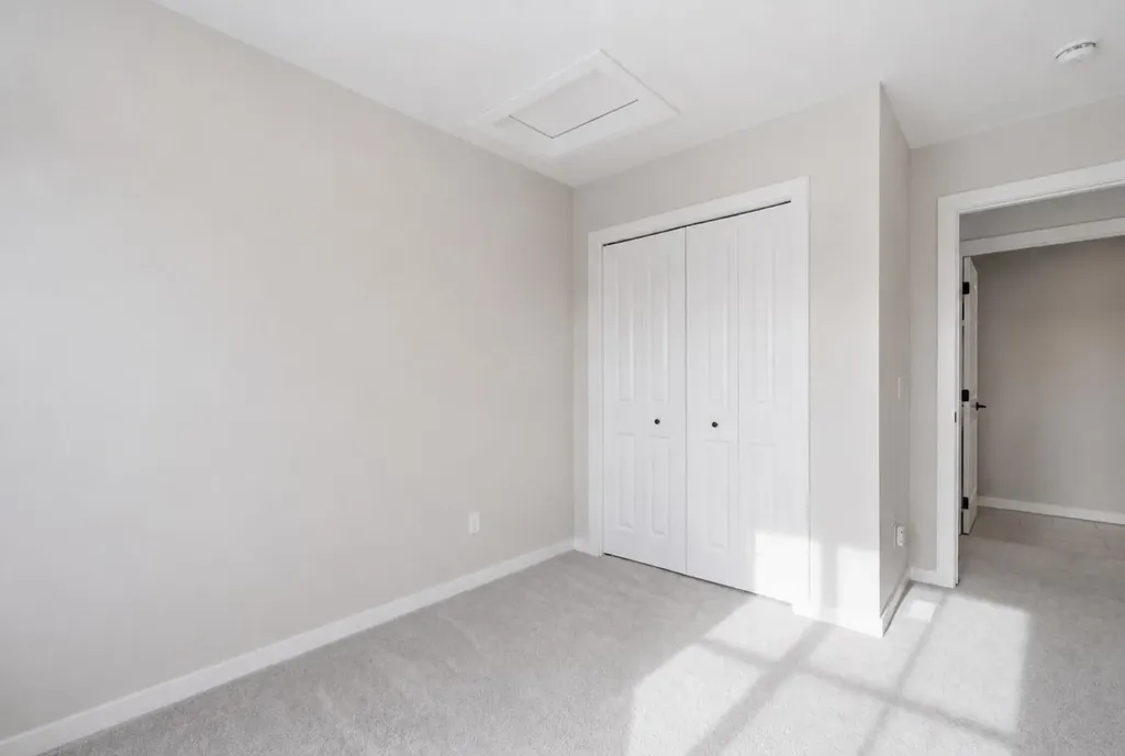34 Belvedere Green SE Calgary AB T2A 7M5