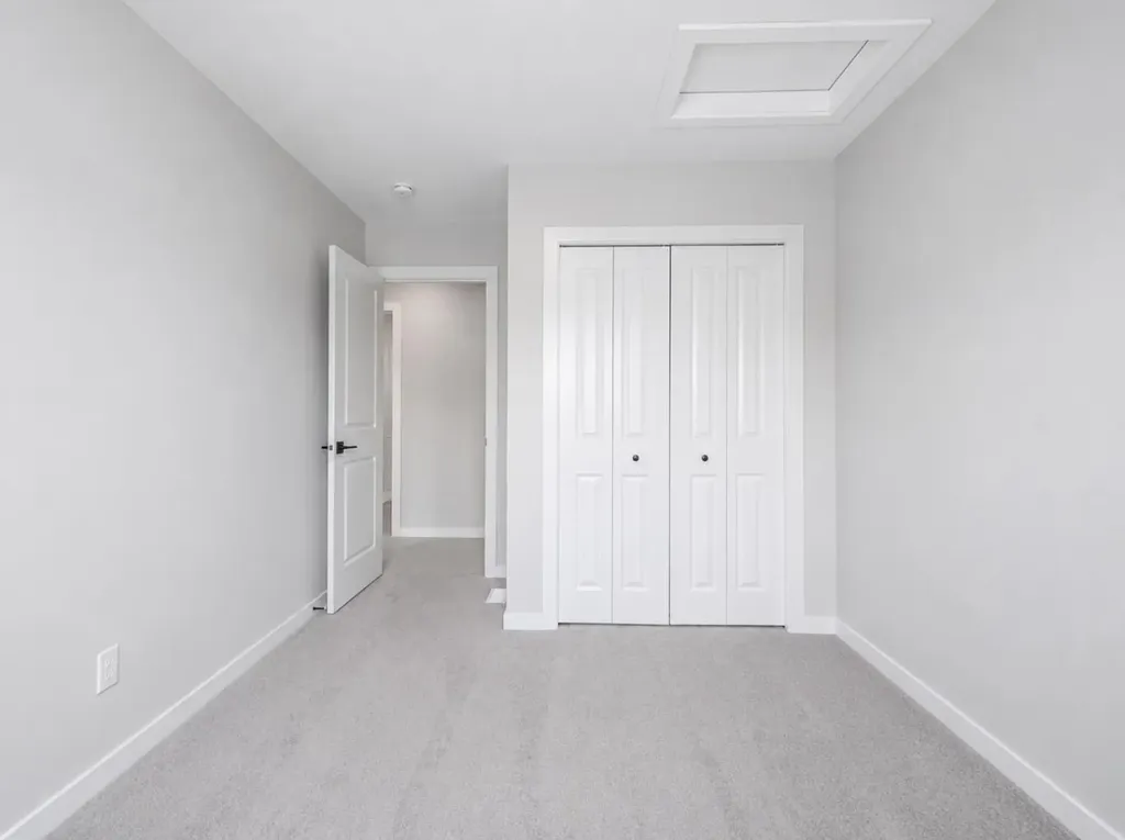34 Belvedere Green SE Calgary AB T2A 7M5