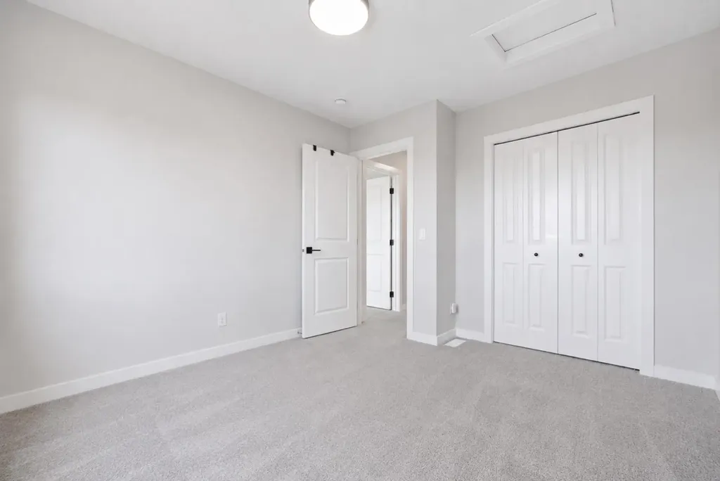 34 Belvedere Green SE Calgary AB T2A 7M5
