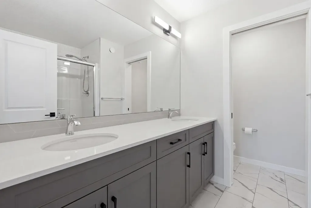 34 Belvedere Green SE Calgary AB T2A 7M5