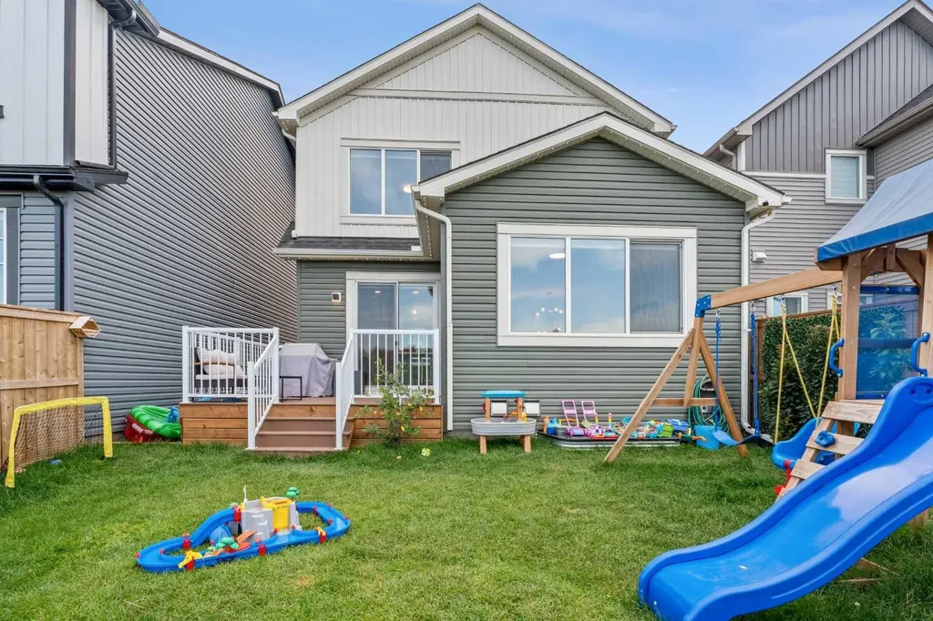 34 Belvedere Green SE Calgary AB T2A 7M5