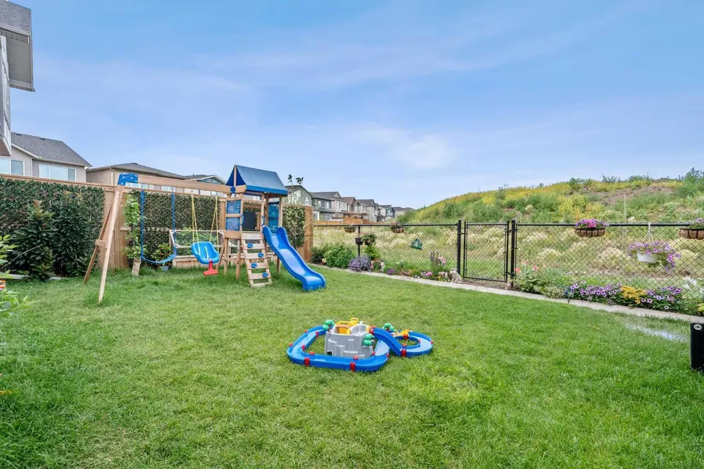 34 Belvedere Green SE Calgary AB T2A 7M5