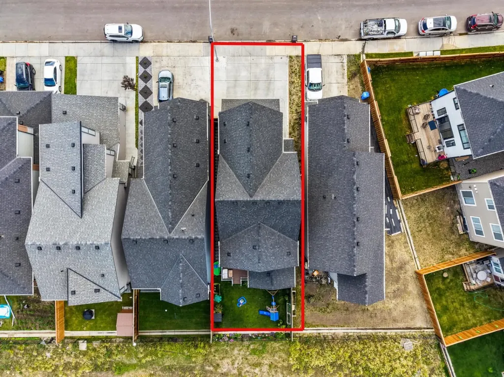 34 Belvedere Green SE Calgary AB T2A 7M5