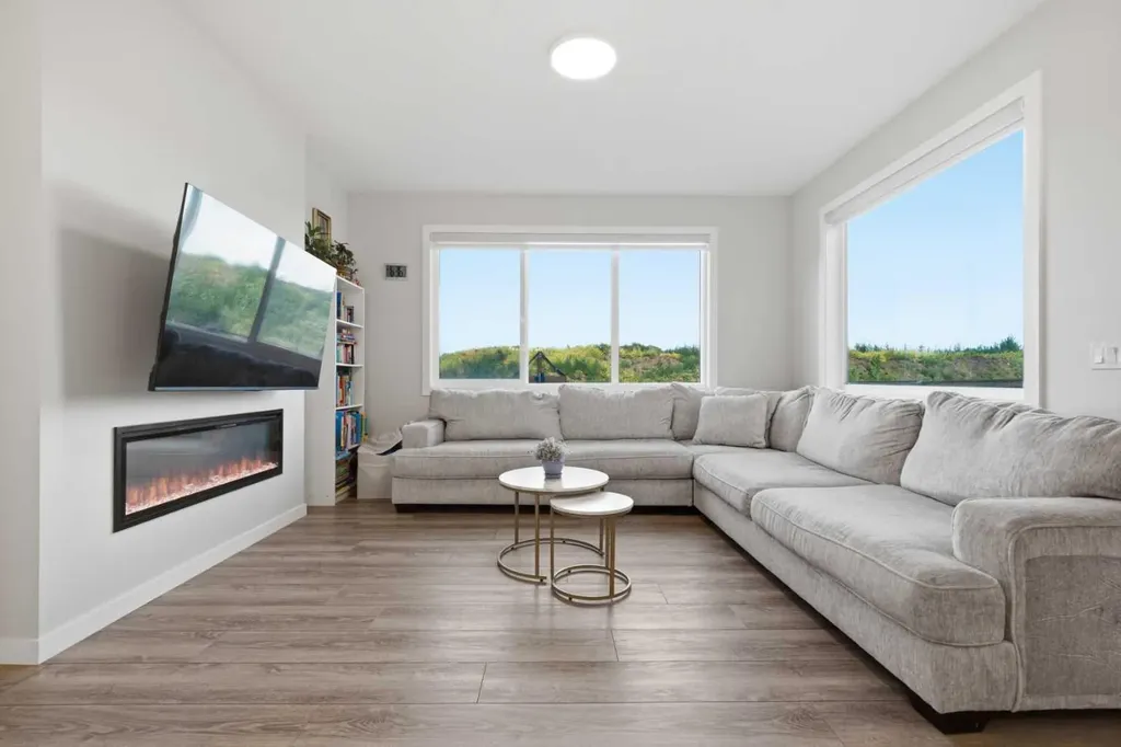 34 Belvedere Green SE Calgary AB T2A 7M5