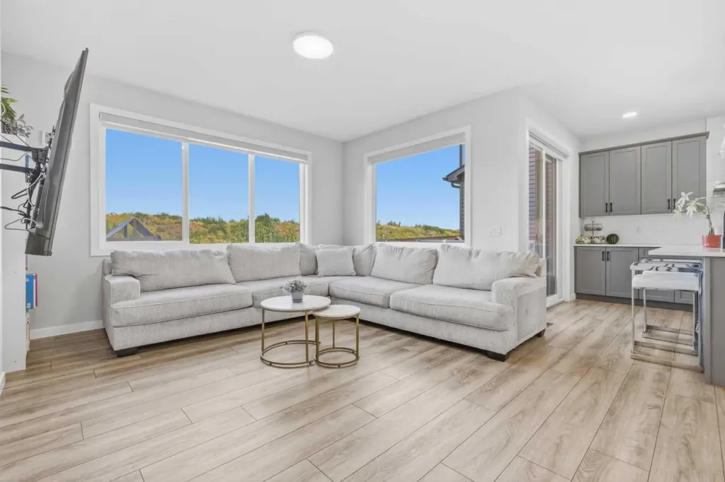 34 Belvedere Green SE Calgary AB T2A 7M5