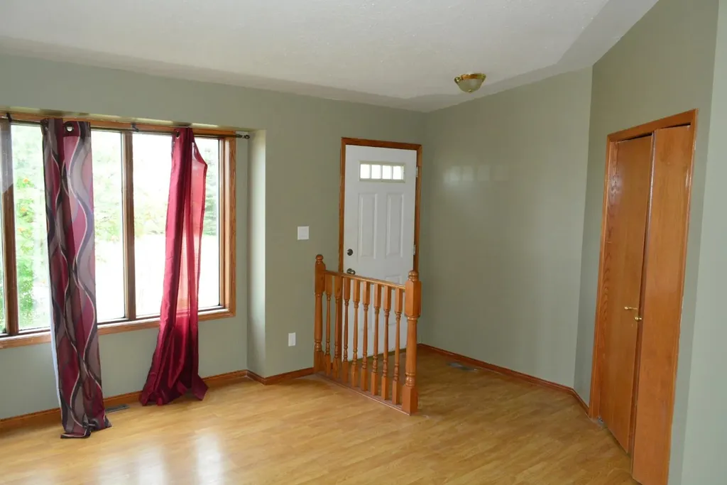 8213 105 Avenue Peace River AB T8S 1M8