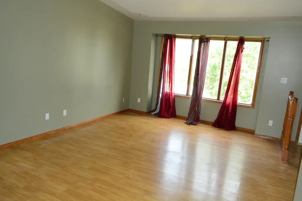 8213 105 Avenue Peace River AB T8S 1M8