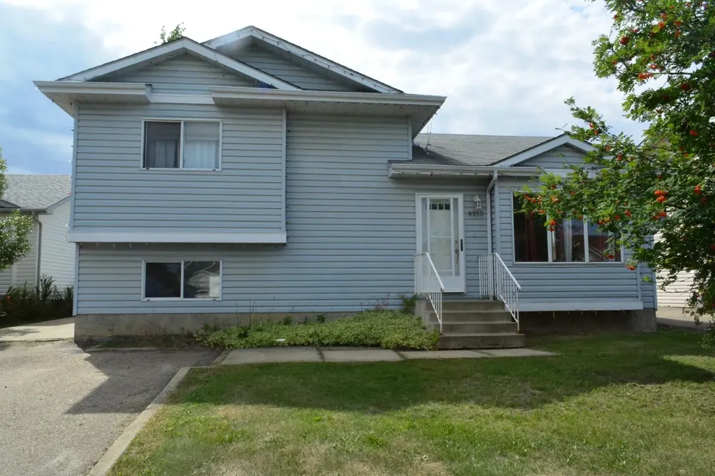 8213 105 Avenue Peace River AB T8S 1M8