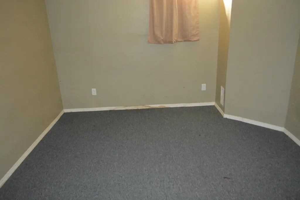 8213 105 Avenue Peace River AB T8S 1M8