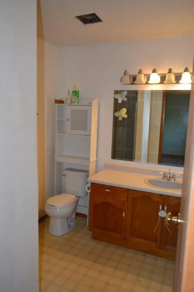 8213 105 Avenue Peace River AB T8S 1M8