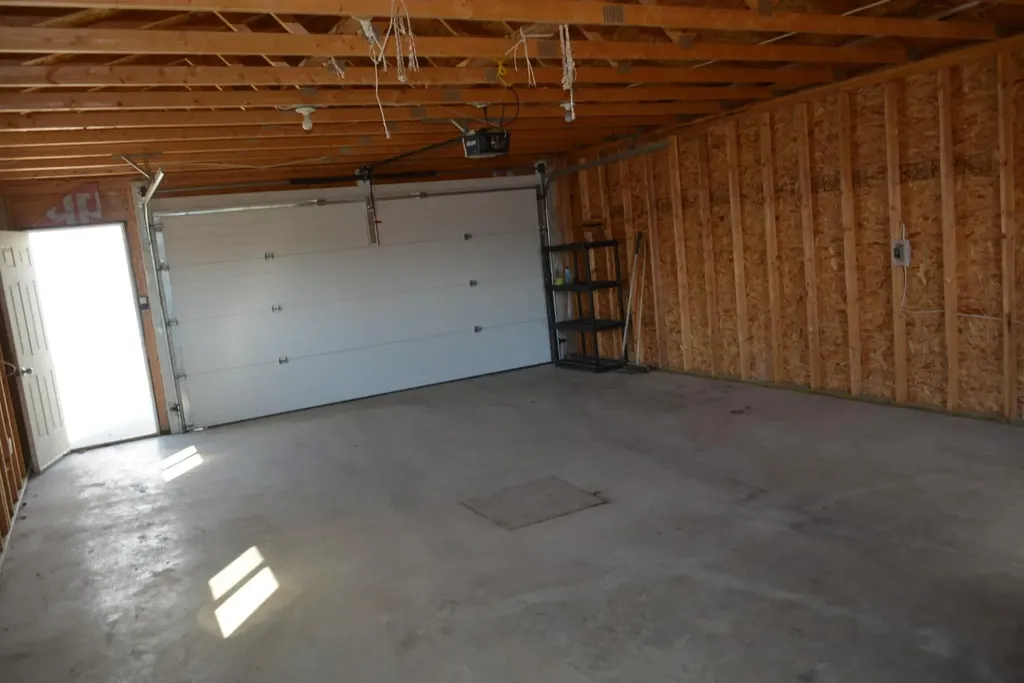8213 105 Avenue Peace River AB T8S 1M8