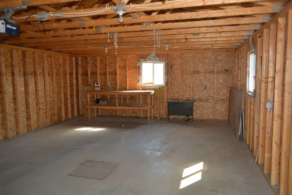 8213 105 Avenue Peace River AB T8S 1M8