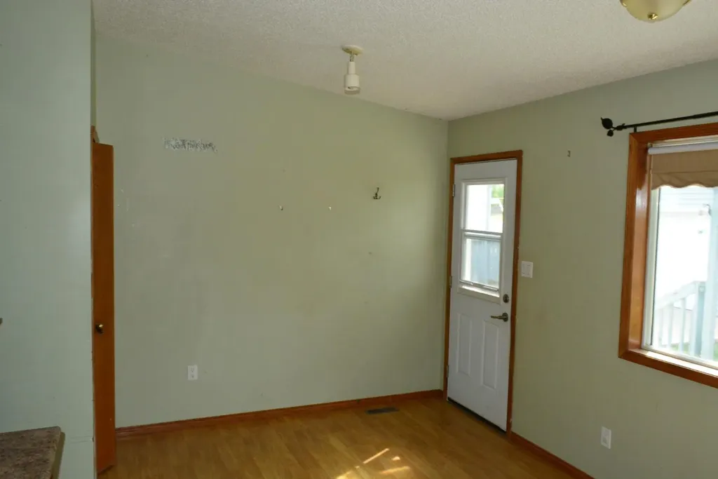 8213 105 Avenue Peace River AB T8S 1M8