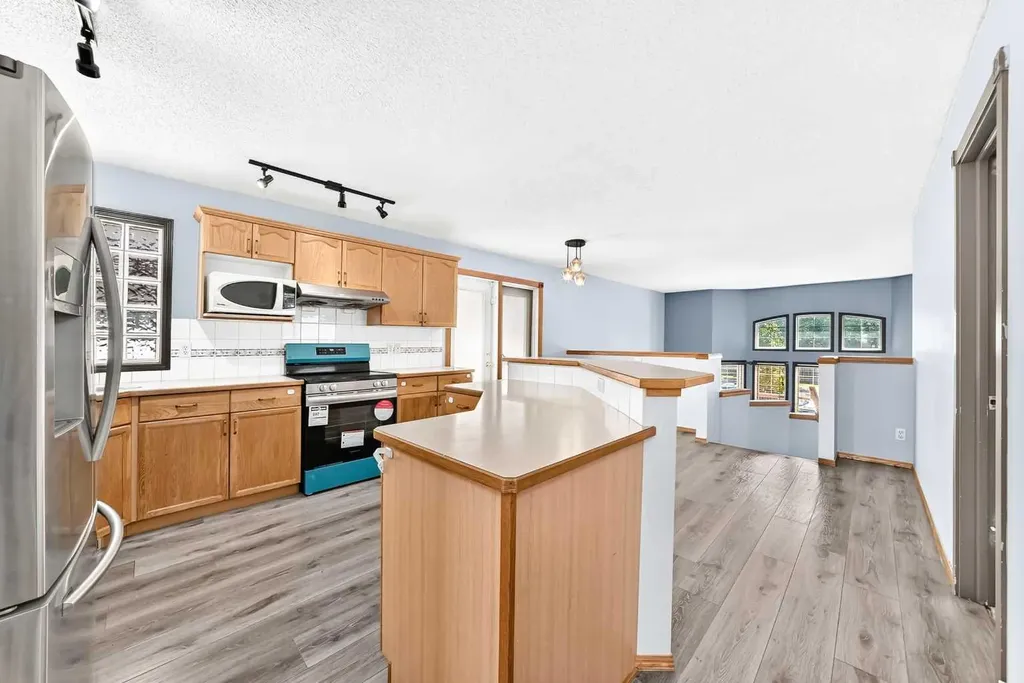 87 Tarington Road NE Calgary AB T3J 3X1