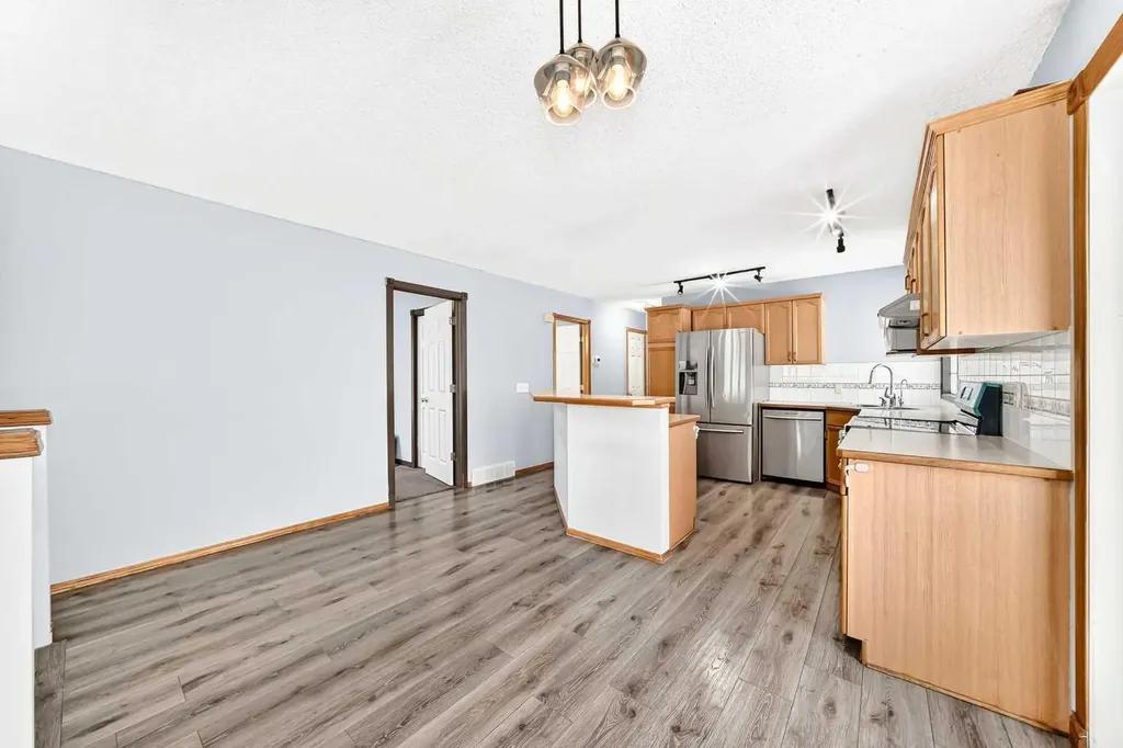 87 Tarington Road NE Calgary AB T3J 3X1