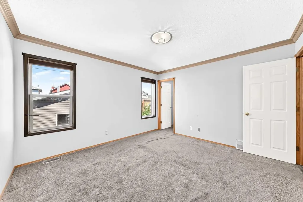87 Tarington Road NE Calgary AB T3J 3X1