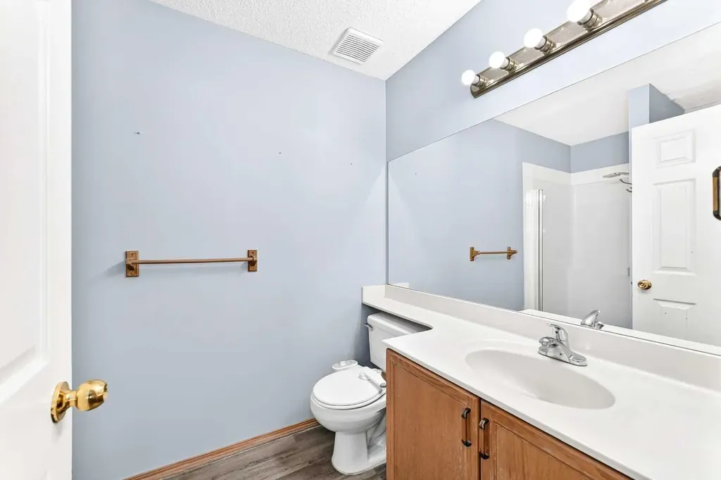 87 Tarington Road NE Calgary AB T3J 3X1