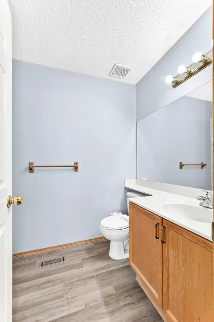 87 Tarington Road NE Calgary AB T3J 3X1