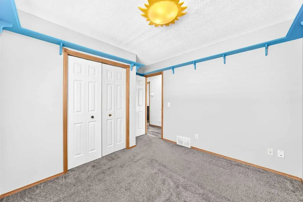 87 Tarington Road NE Calgary AB T3J 3X1