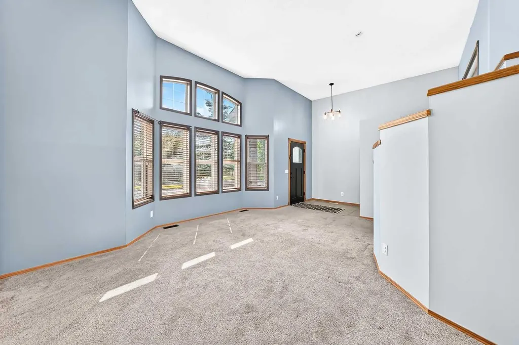87 Tarington Road NE Calgary AB T3J 3X1