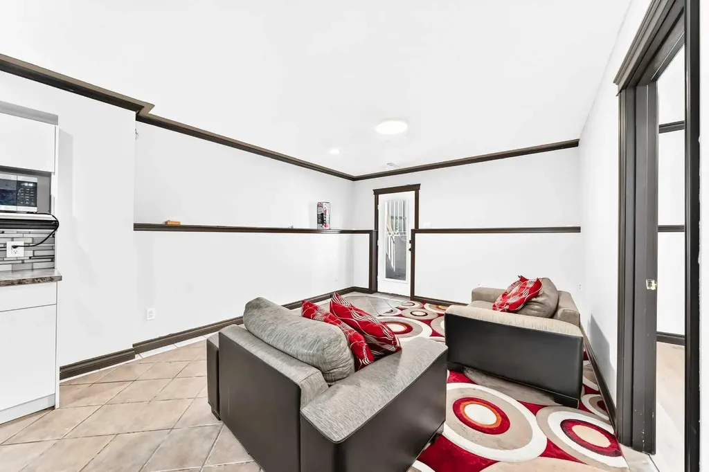 87 Tarington Road NE Calgary AB T3J 3X1
