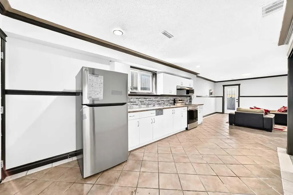 87 Tarington Road NE Calgary AB T3J 3X1
