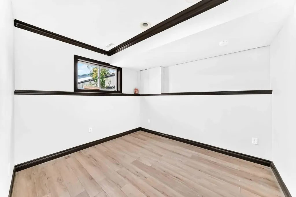 87 Tarington Road NE Calgary AB T3J 3X1