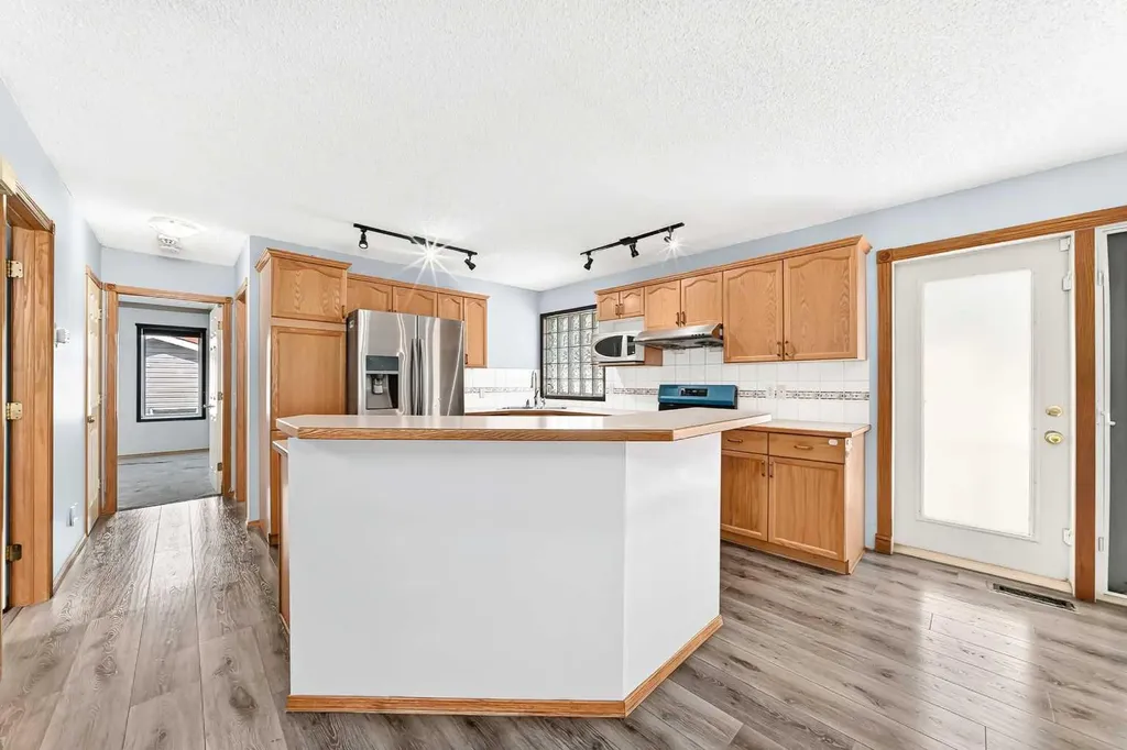 87 Tarington Road NE Calgary AB T3J 3X1