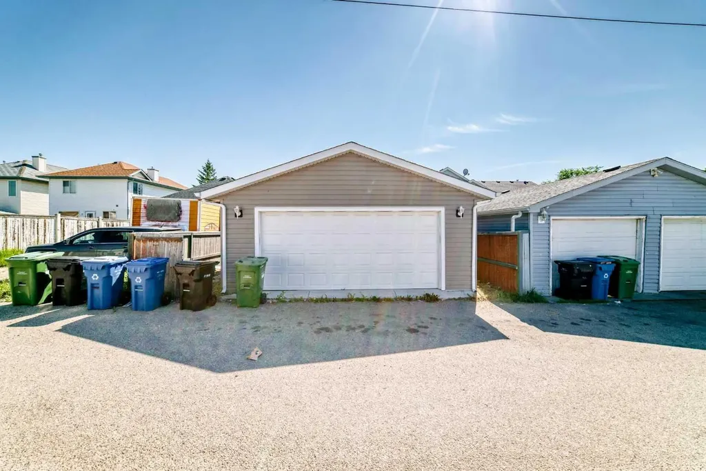 87 Tarington Road NE Calgary AB T3J 3X1