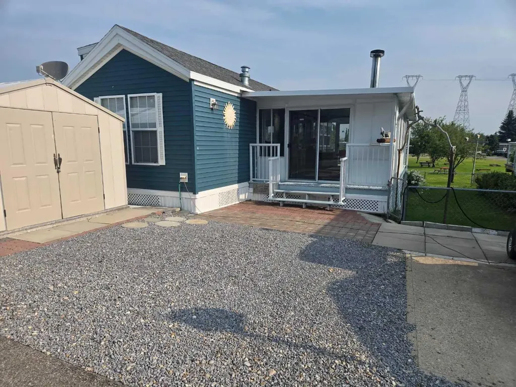 484 Carefree Resort Rural Red Deer County AB T4G 0K6