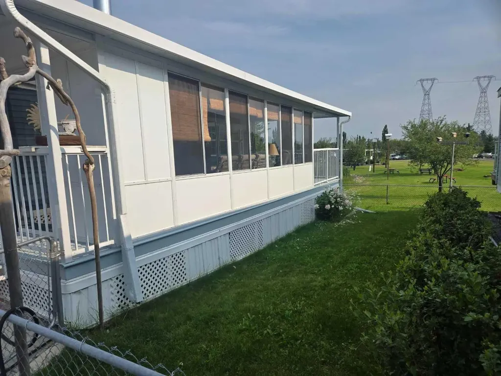484 Carefree Resort Rural Red Deer County AB T4G 0K6