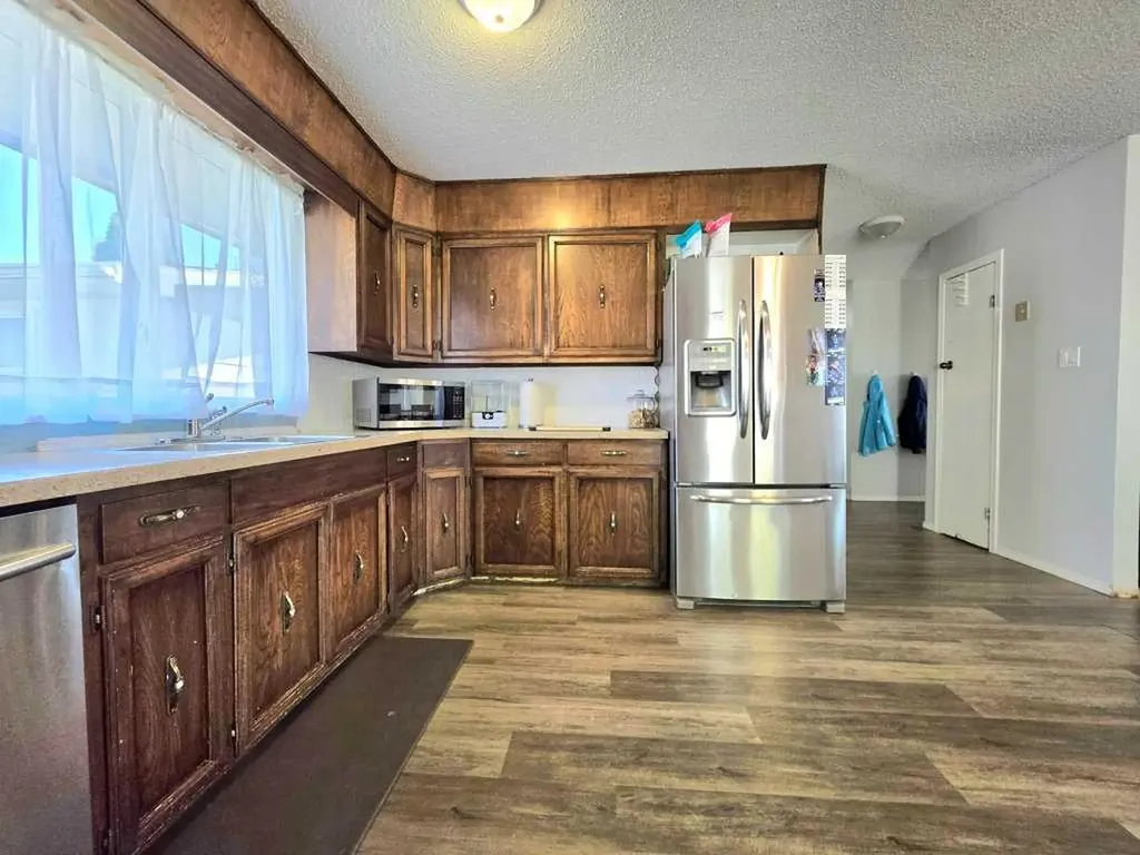 308 5 Street NW Slave Lake AB T0G 2A1