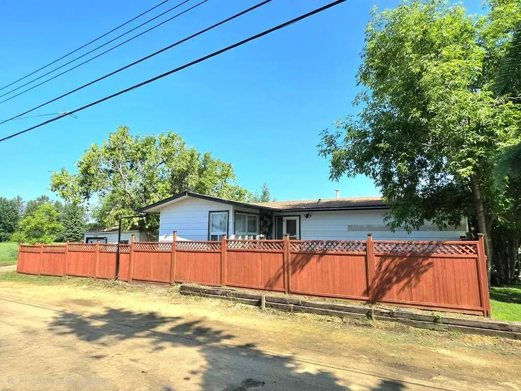 308 5 Street NW Slave Lake AB T0G 2A1