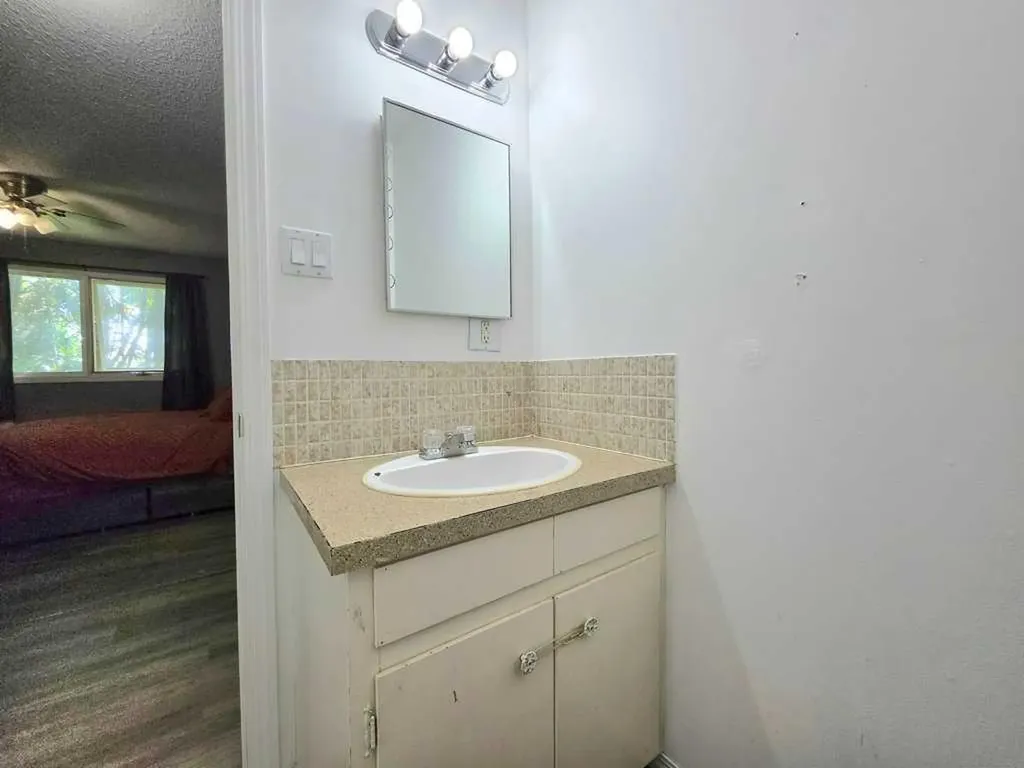 308 5 Street NW Slave Lake AB T0G 2A1