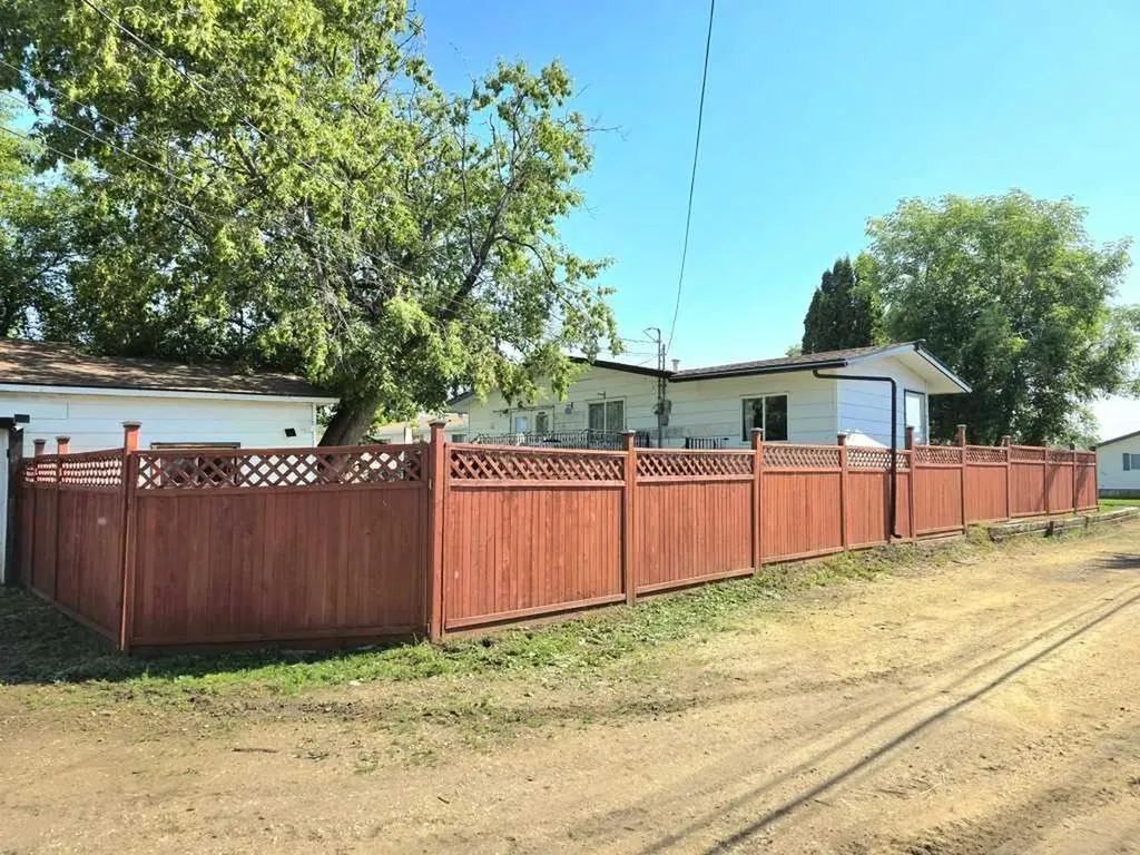 308 5 Street NW Slave Lake AB T0G 2A1