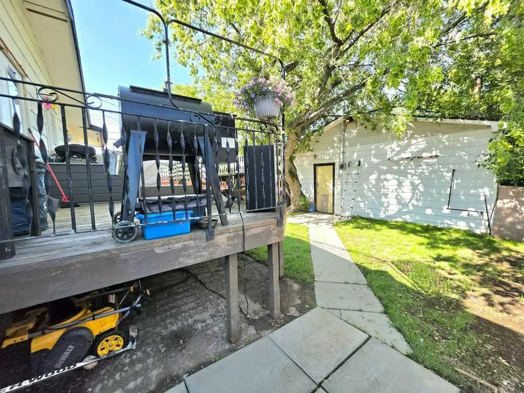 308 5 Street NW Slave Lake AB T0G 2A1