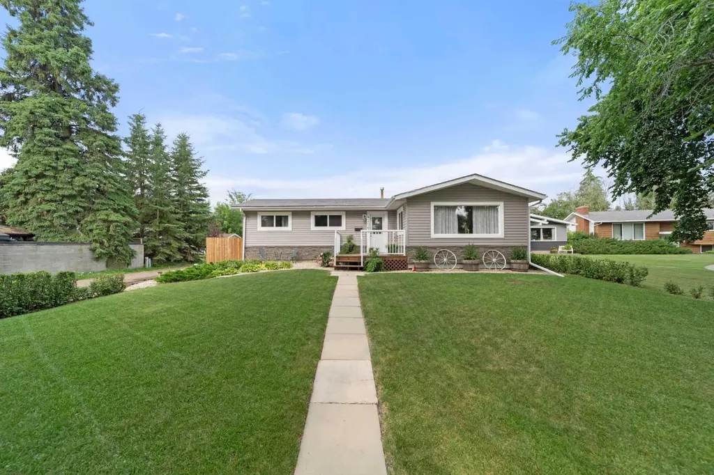 4206 59 Street Close Camrose AB T4V 2H1
