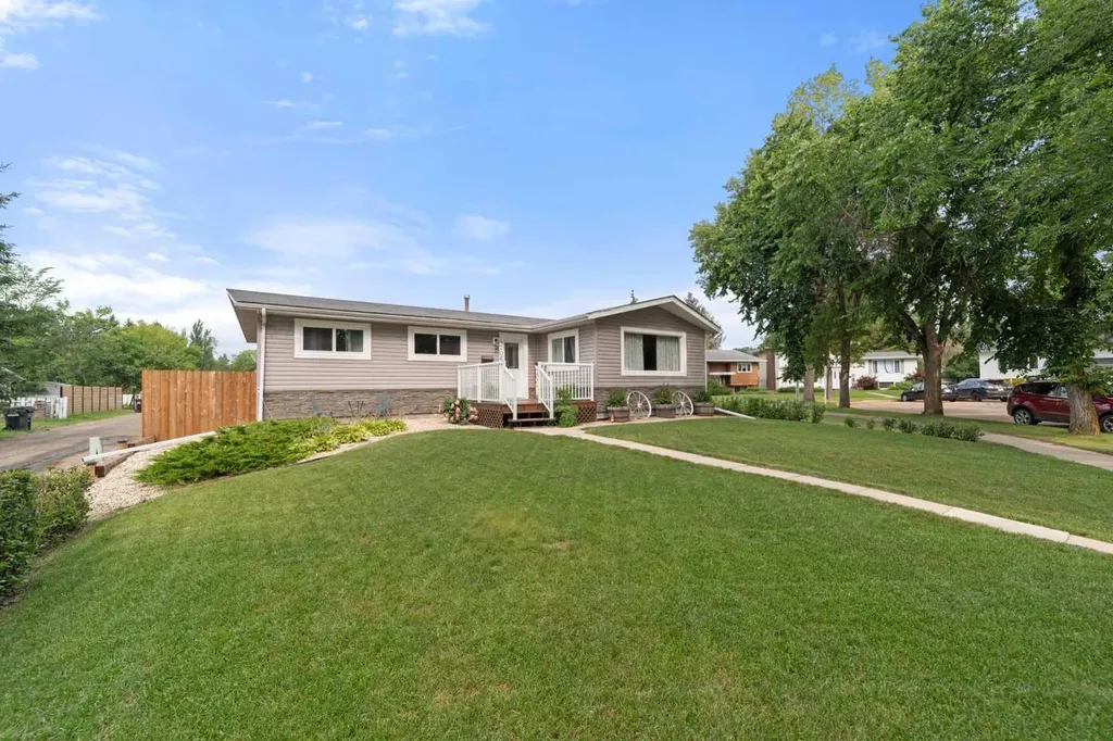 4206 59 Street Close Camrose AB T4V 2H1
