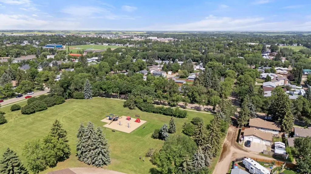 4206 59 Street Close Camrose AB T4V 2H1